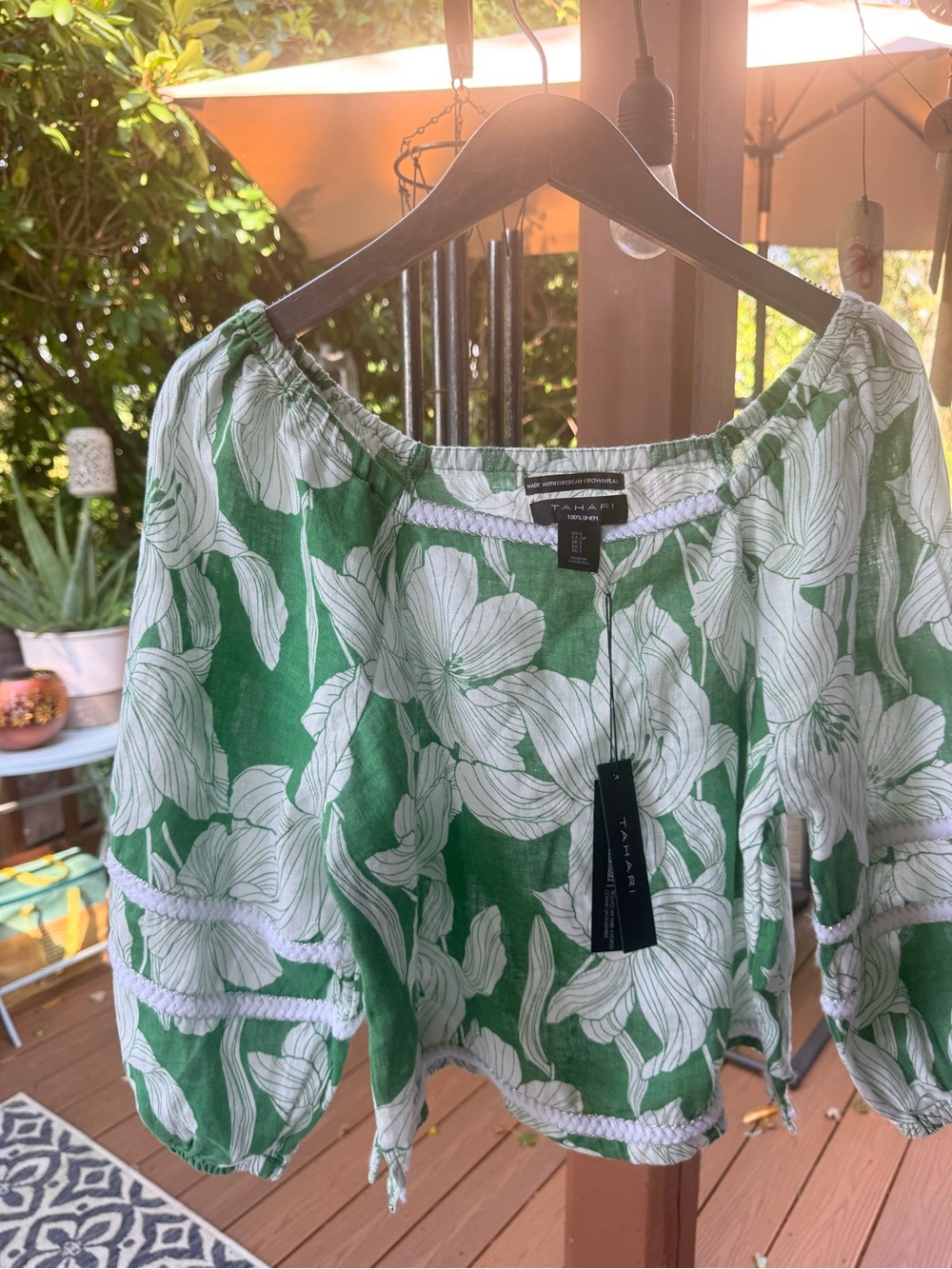 Tahari Green and White 100/ linen Floral Off-Shoulder Peasant Blouse